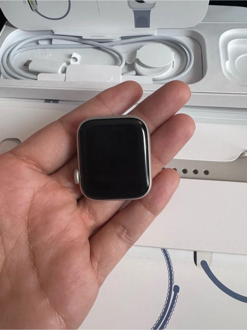 Apple Watch SE Gen 2 40mM Starlight w/band
